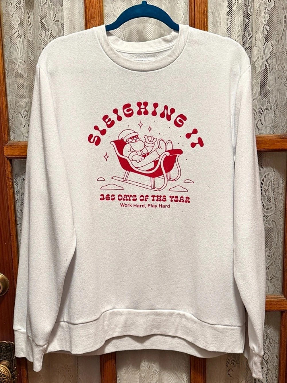Old Navy Unisex Sleighing It Graphic Sweatshirt - XL
